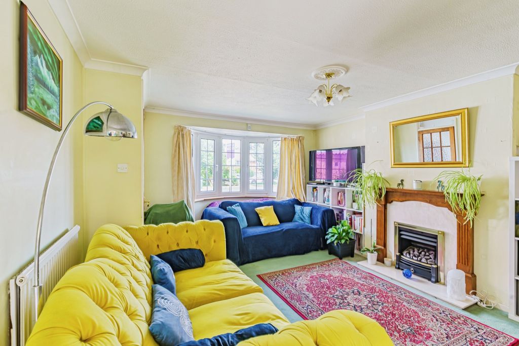 Property photo 2 of 18