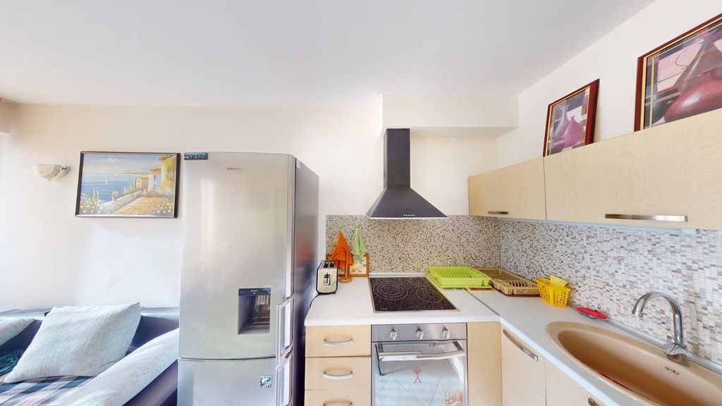 Property photo 3 of 31