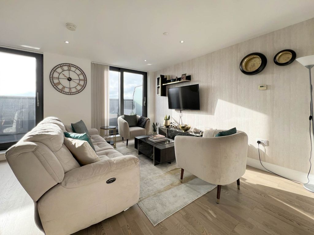 Property photo 2 of 22