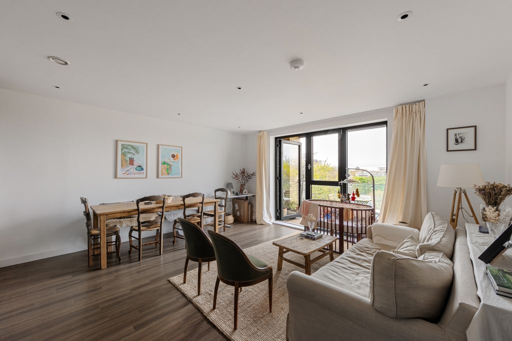 Property photo 1 of 12 094A4444