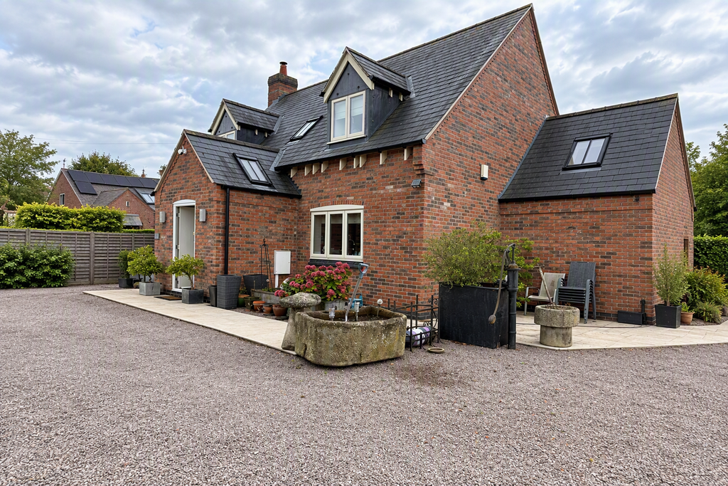 Property photo 1 of 2