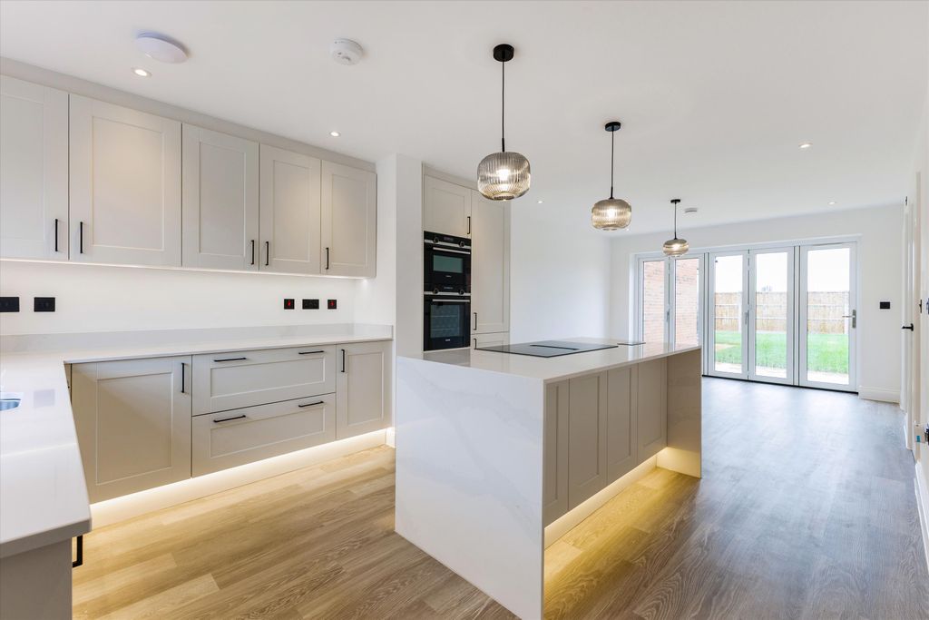 Property photo 2 of 23 Image