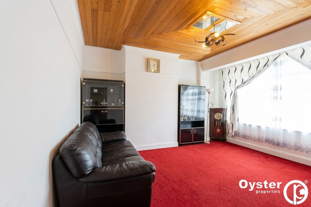 Property photo 2 of 25