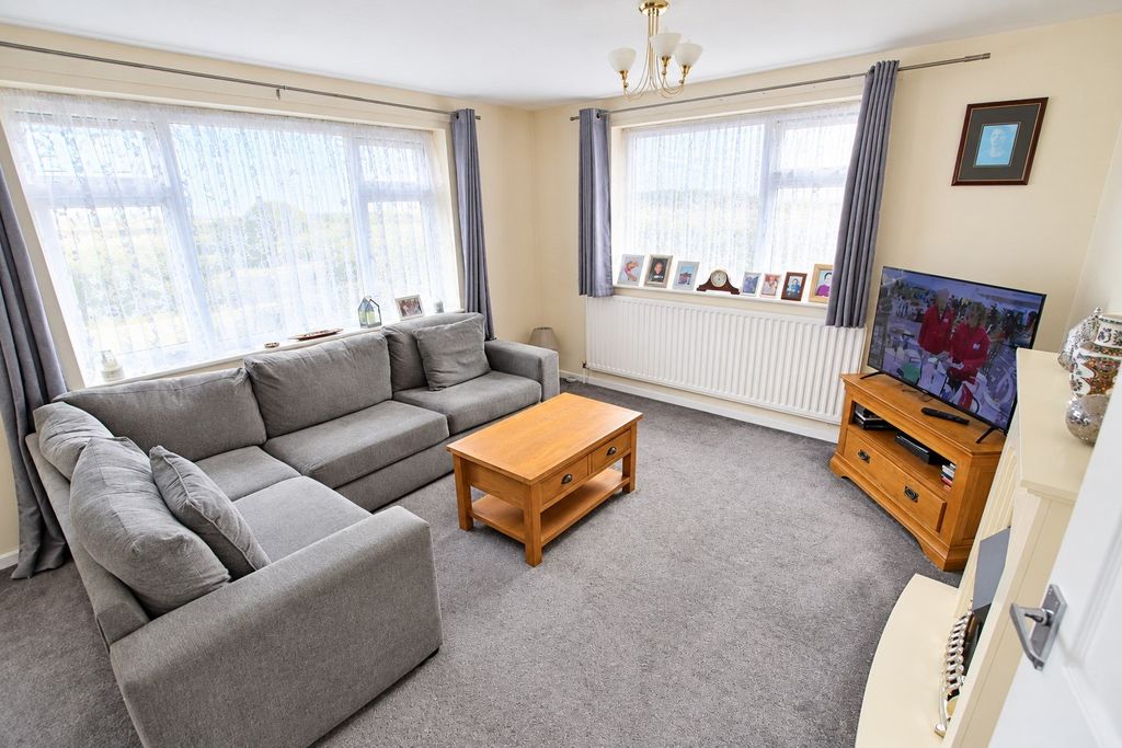 Property photo 3 of 10 Gallery