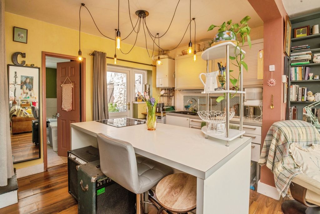 Property photo 2 of 18 Pbox-Img.Jpg