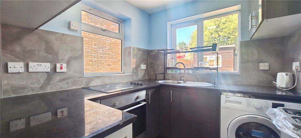 Property photo 3 of 12 Kitchen
