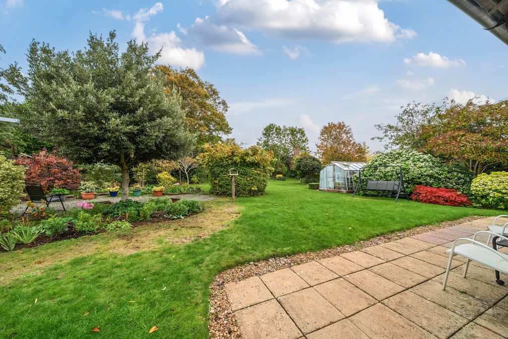 Property photo 2 of 19 Garden