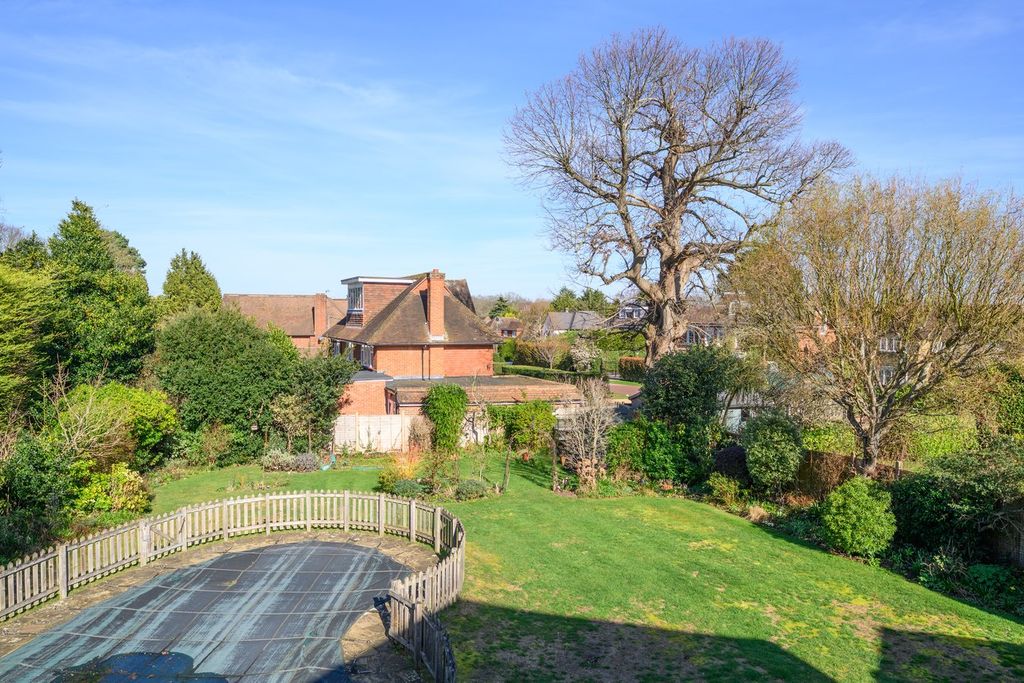 Property photo 2 of 22