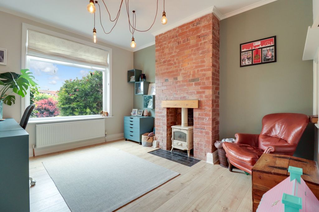 Property photo 3 of 15 Playroom Or Bedroom 4