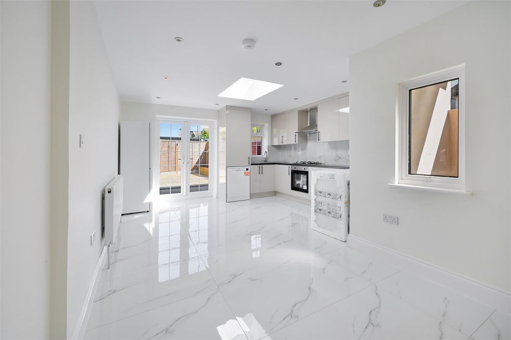 Property photo 1 of 11 Dryden Road (8).Jpg