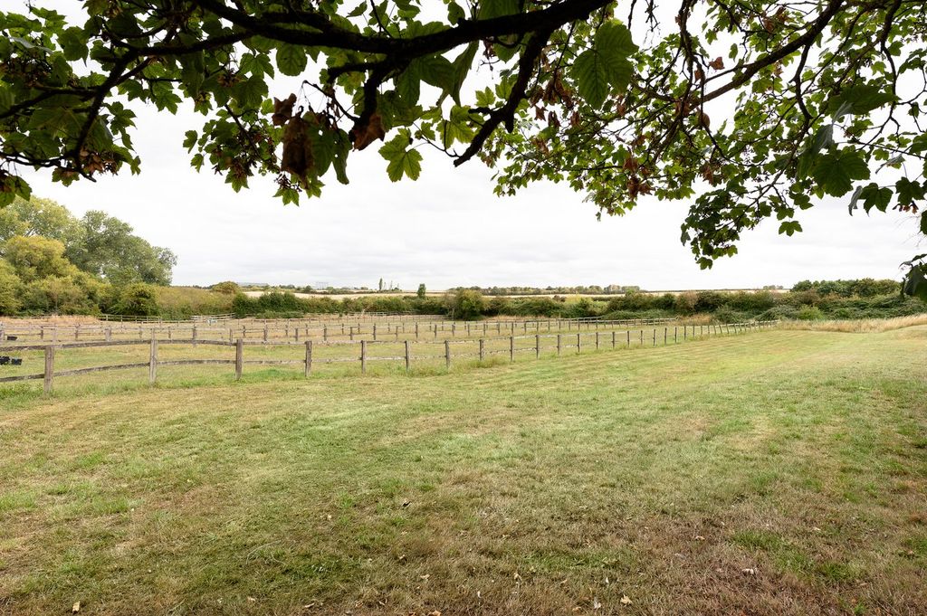 Property photo 3 of 35
