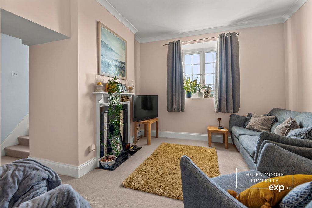 Property photo 3 of 14