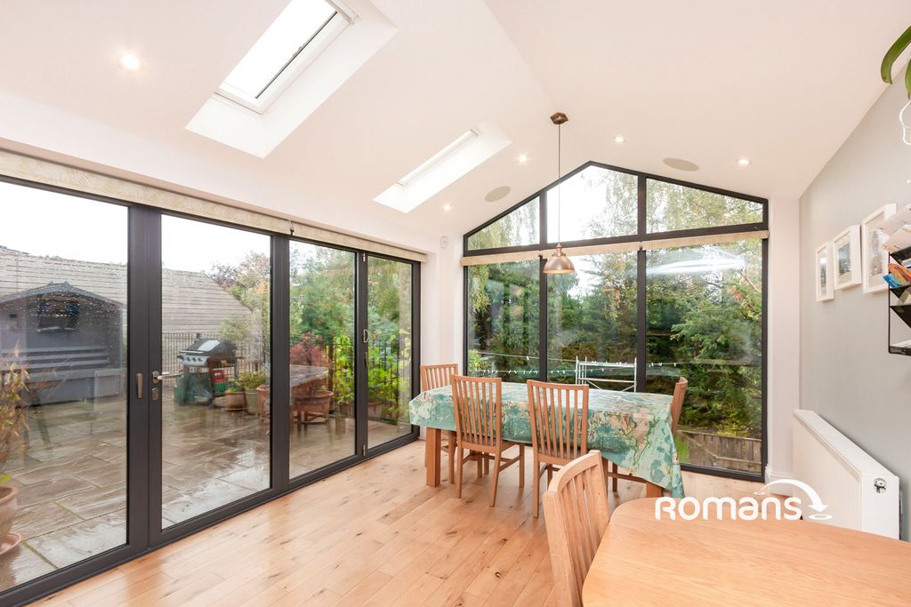 Property photo 2 of 10 Photo