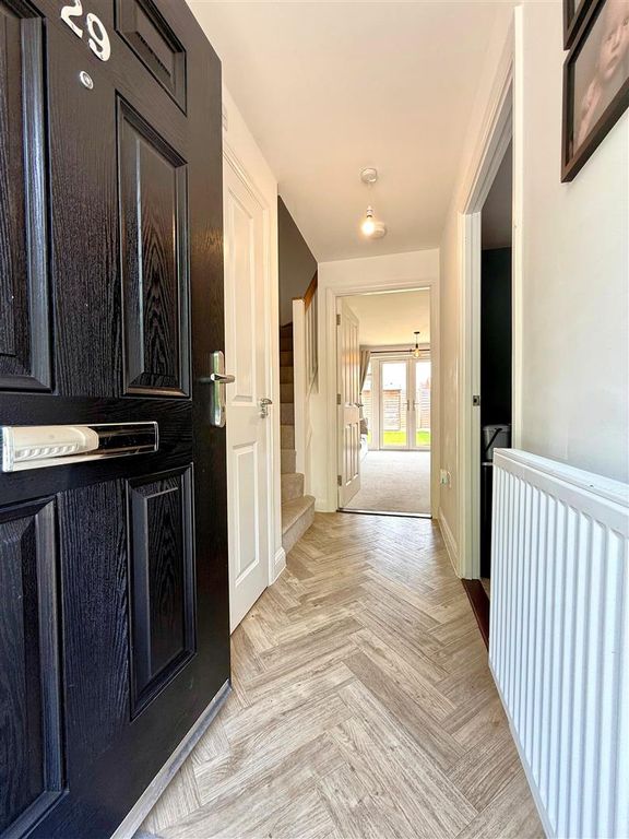 Property photo 3 of 10 Hallway.Jpg