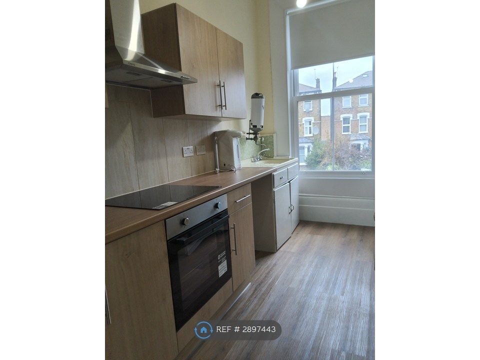 Property photo 3 of 17 Kitchen