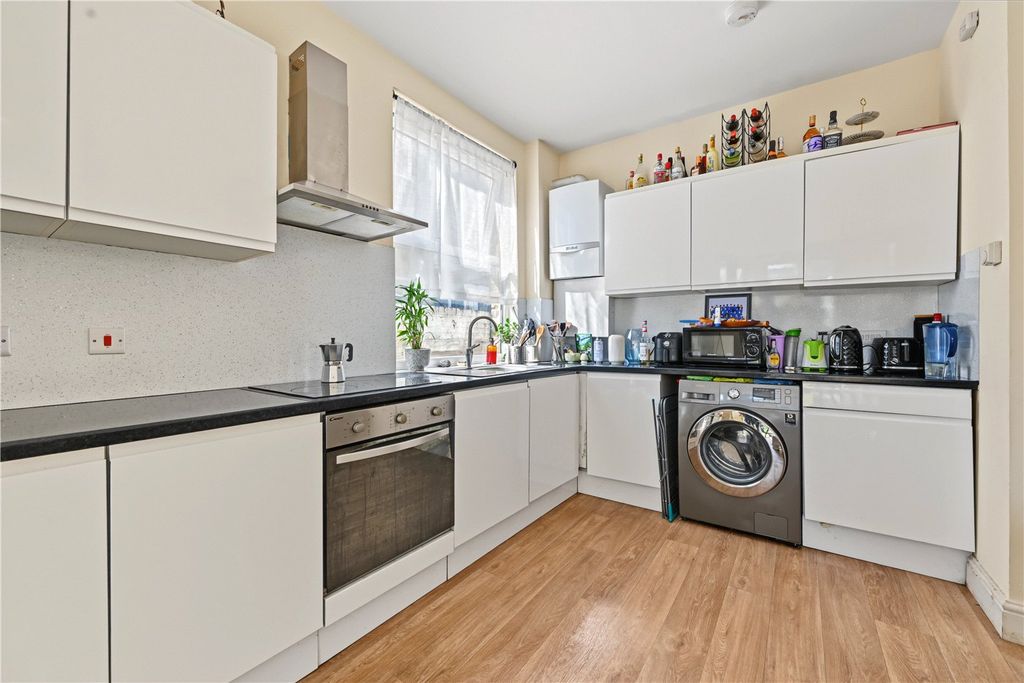 Property photo 3 of 8 Picture No. 27
