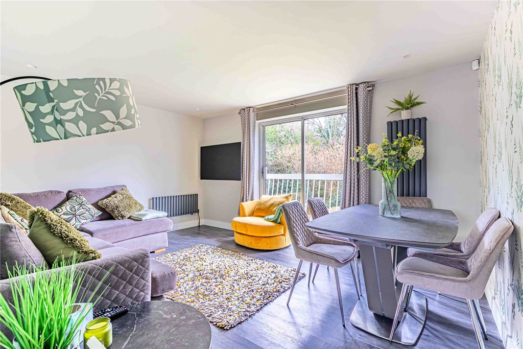 Property photo 3 of 8 Picture No. 06