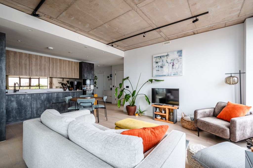 Property photo 3 of 13 Empress Works 703 - 3