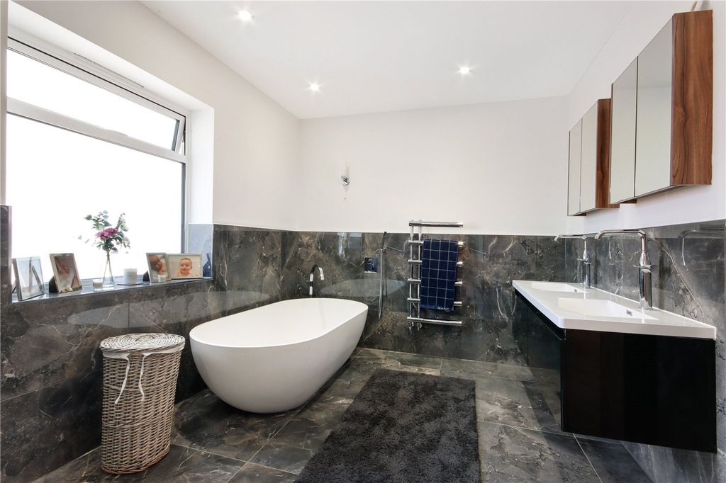 Additional image 7 of 6 bed detached house to rentRedlands Road, Sevenoaks, Kent TN13