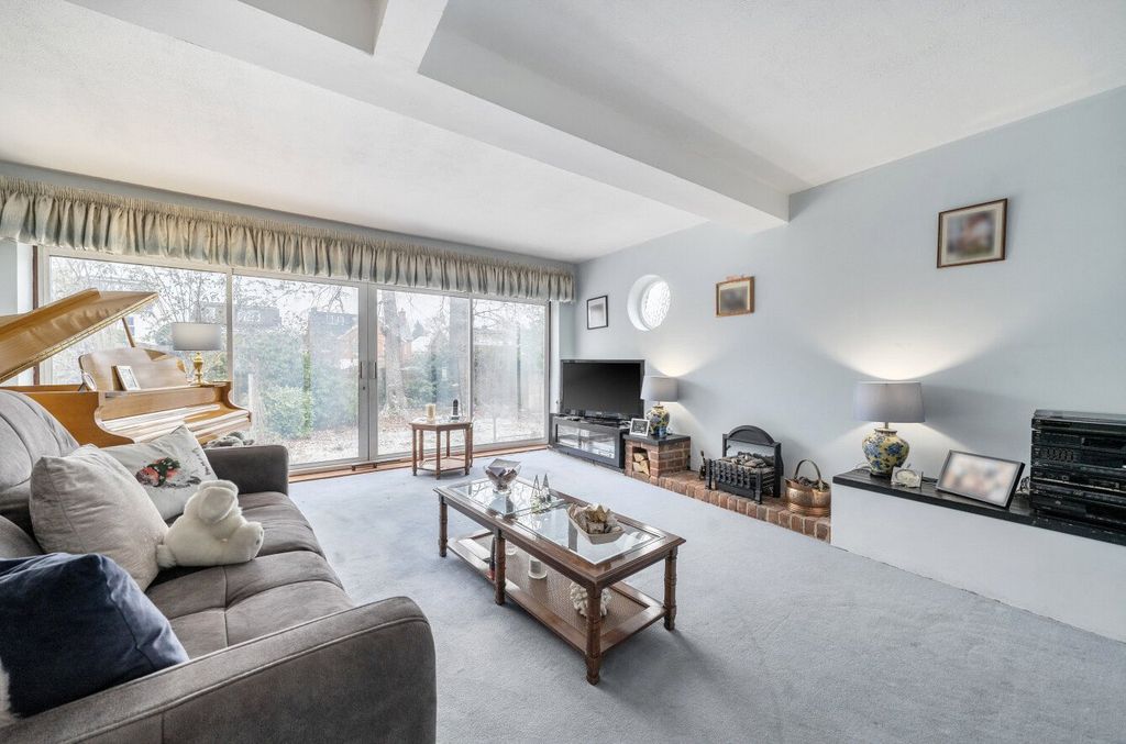 Property photo 3 of 23 Picture No. 17