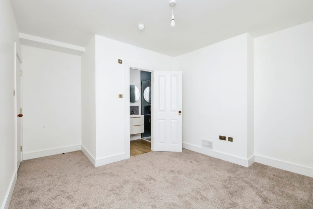 Property photo 2 of 7 Bedroom 1