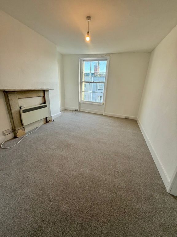 Property photo 1 of 4 Eb813d91-01A0-47c1-A2Fe-Bf5F15987174