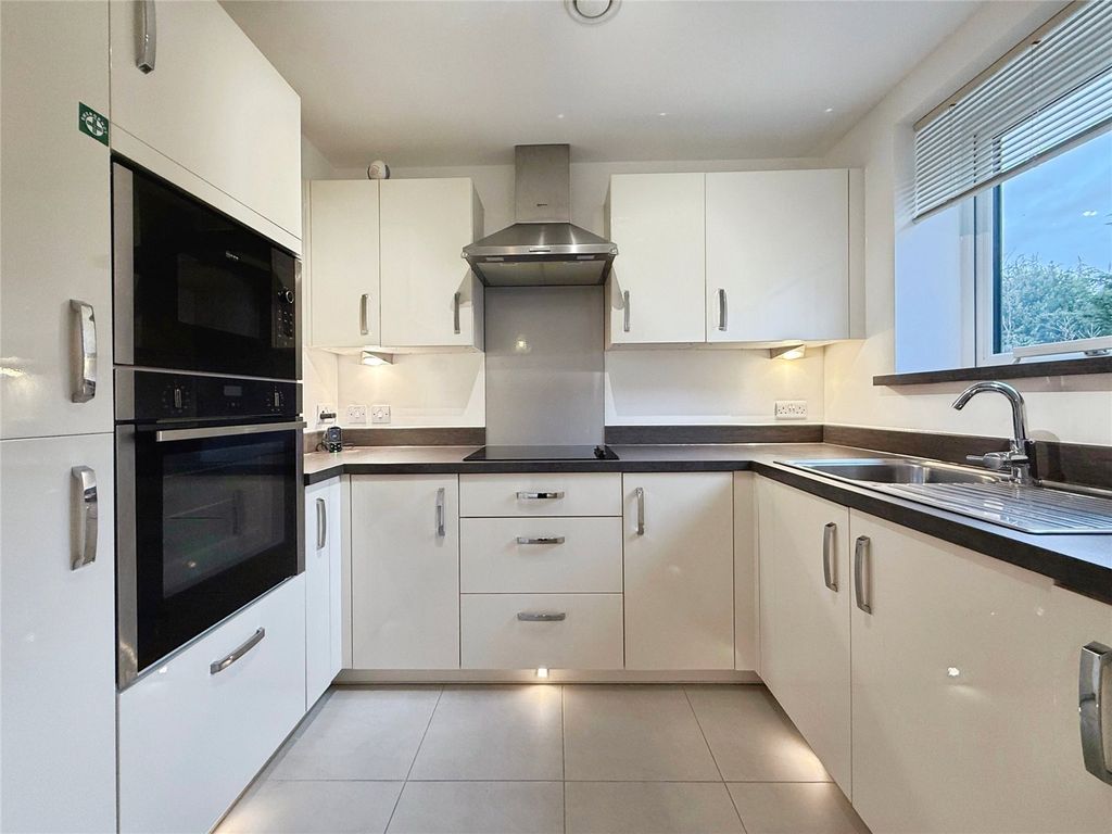 Property photo 2 of 22 Picture No. 13