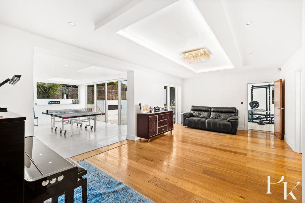 Additional image 8 of 5 bed detached house for saleRoedean Crescent, Brighton BN2
