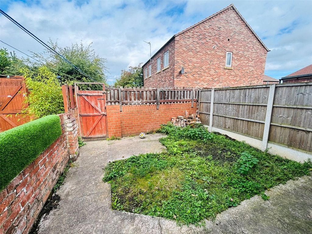 Property photo 2 of 10 Garden