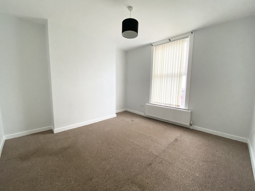 Property photo 2 of 12 Picture No. 08