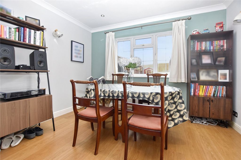 Property photo 3 of 15 Picture No. 05