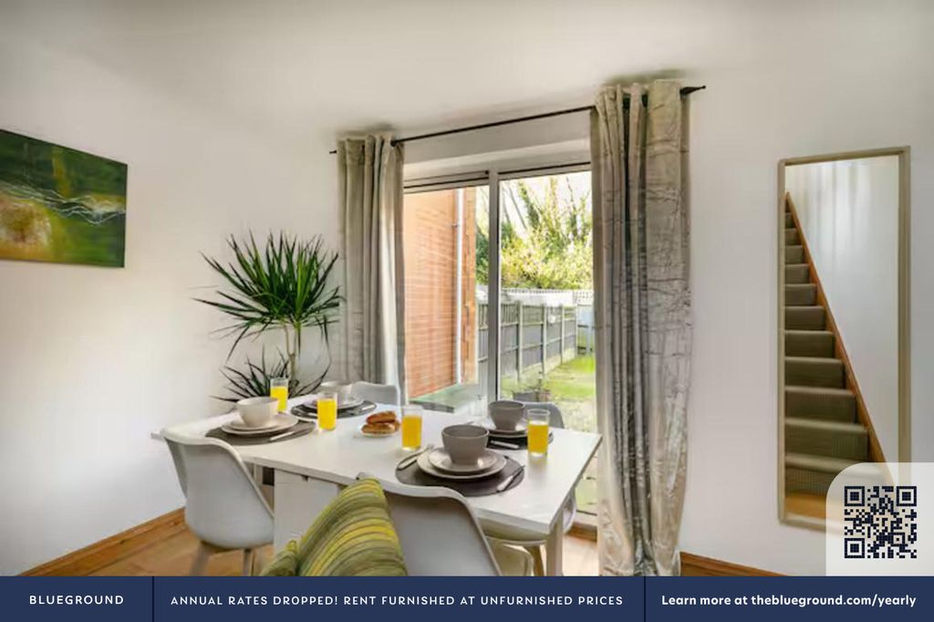 Property photo 3 of 15 Dining Area