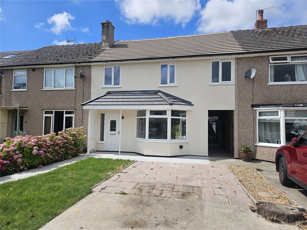 Property photo 1 of 17 External