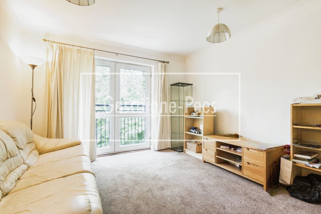 Property photo 2 of 8