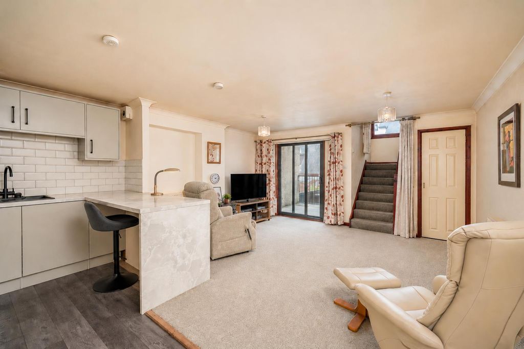 Property photo 3 of 13 25 Dougall Street Tayport-2.Jpg