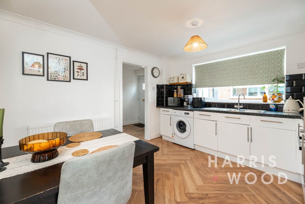 Property photo 2 of 27 4106022