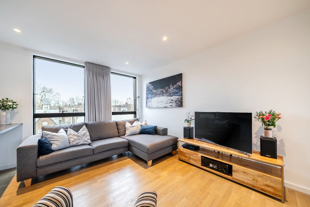 Property photo 2 of 24 Reception