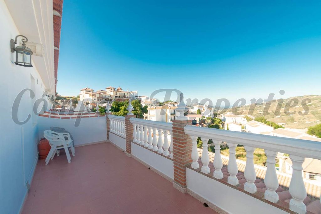 Property photo 2 of 18