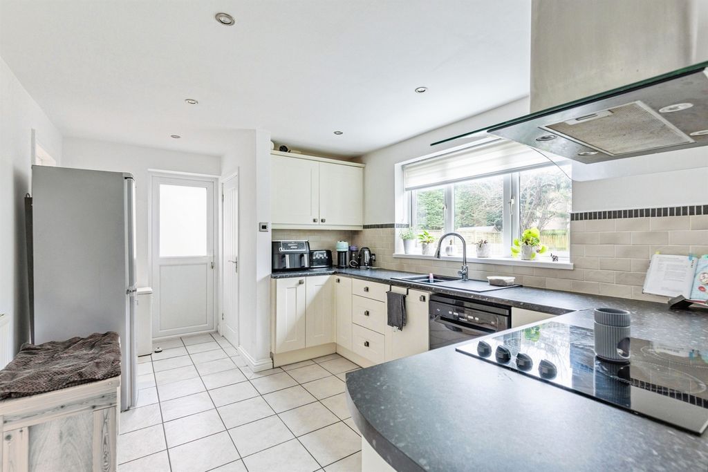 Property photo 2 of 22