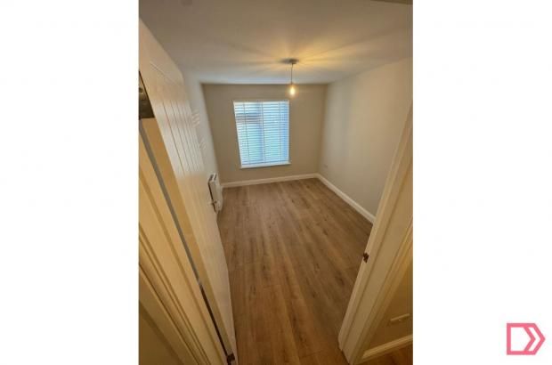 Property photo 3 of 9 Bedroom 2.Jpg