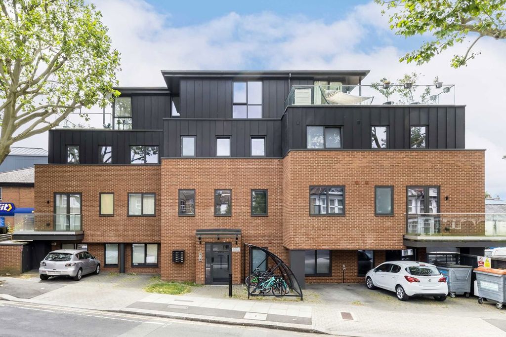 Property photo 2 of 8