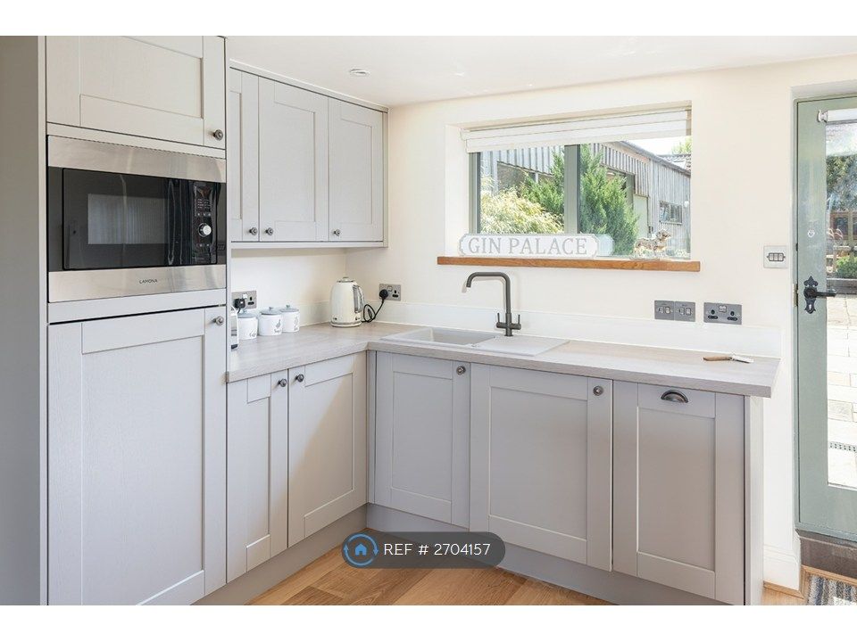 Property photo 3 of 27