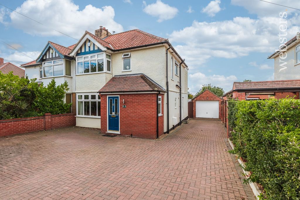 Property photo 1 of 42