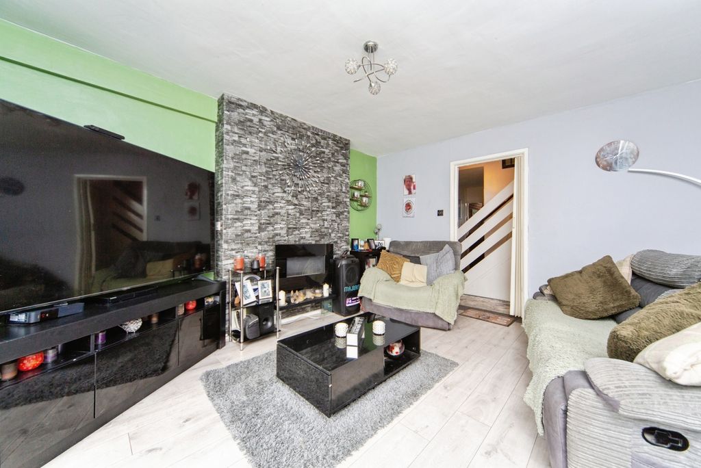 Property photo 2 of 19 Pbox-Img.Jpg