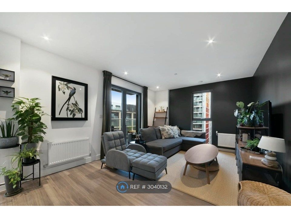 Property photo 1 of 14 Large Open Plan Living Space