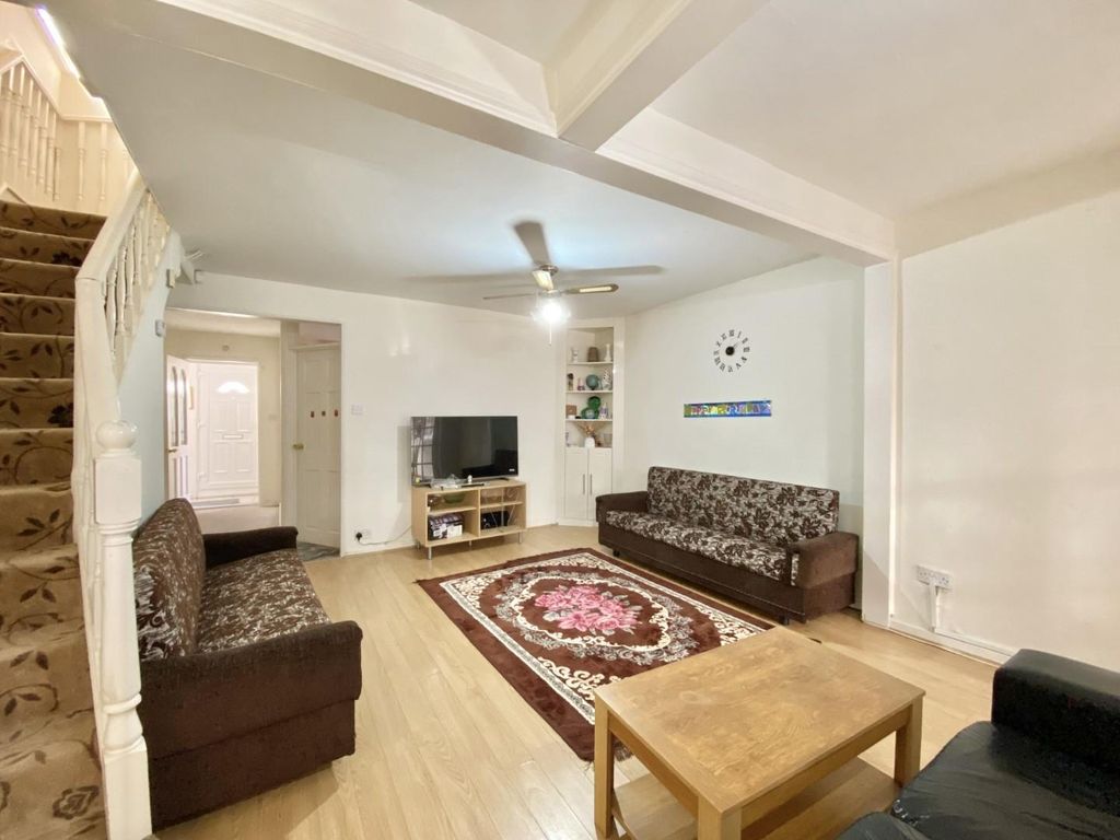 Property photo 3 of 17 Thumbnail_Img_7860.Jpg