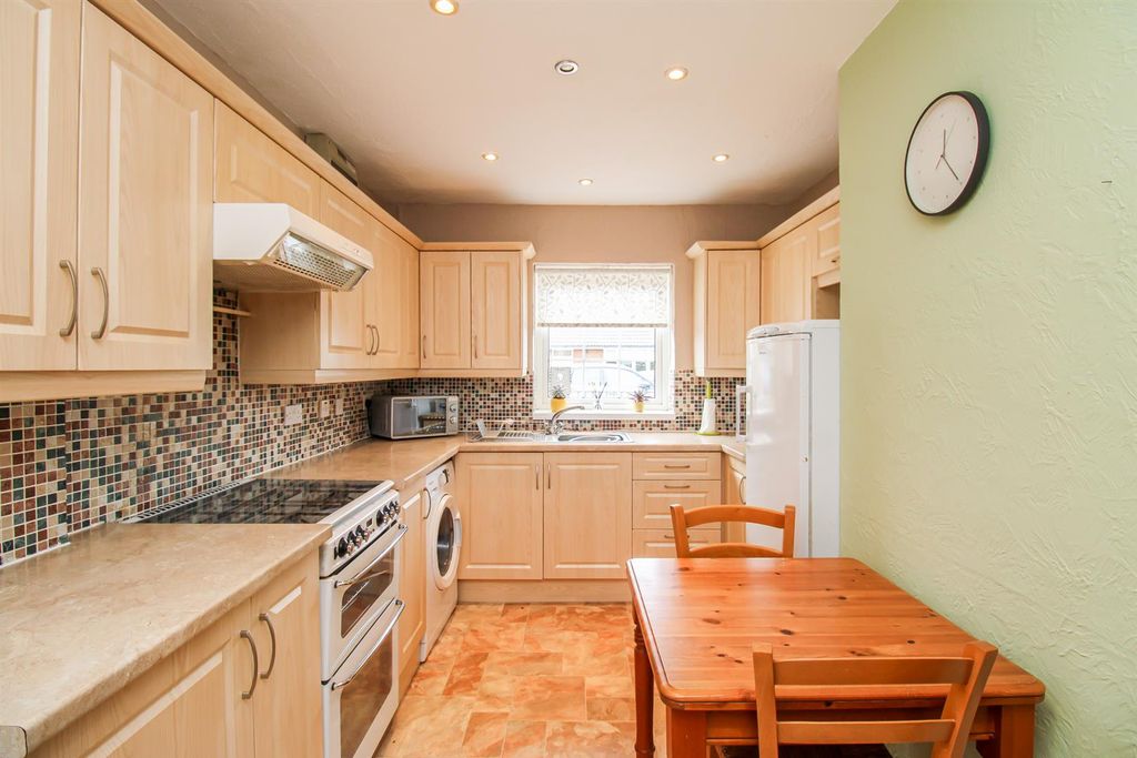 Property photo 2 of 14
