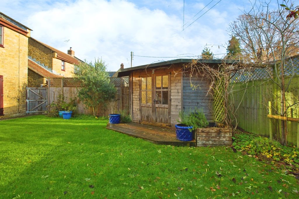 Property photo 2 of 21
