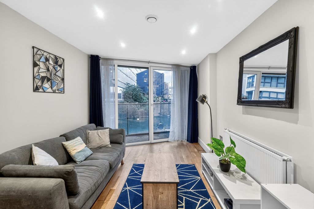 Property photo 1 of 18 Open Plan Living