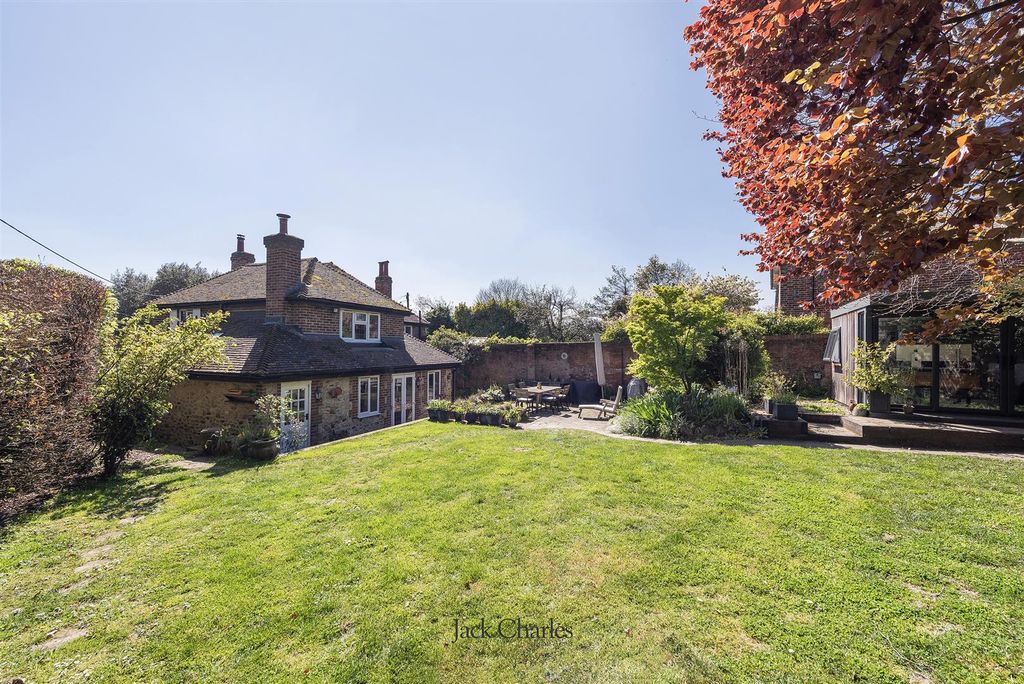 Property photo 1 of 20 Stone Cottage, Wrotham, Tn15 7Ap 016.Jpg